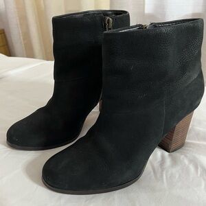 Cole Haan Black Leather Ankle Boots with Side Zipper Size 6B